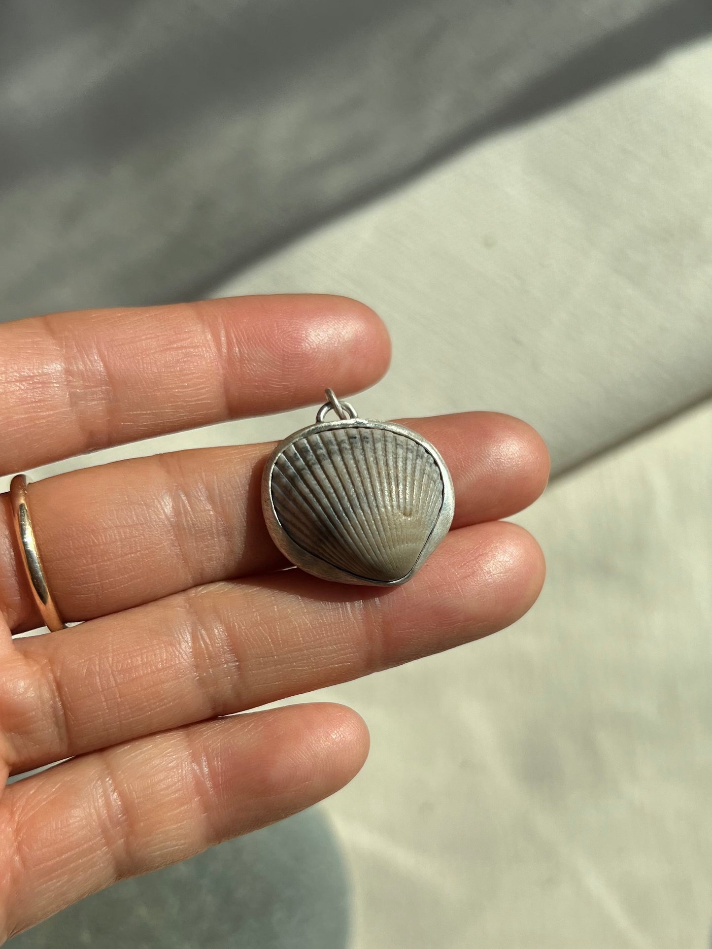 Earth tones shell pendant